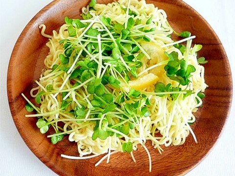 インスタント麺で　塩レモン焼きそば